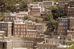 アブハ：リジャル・アルマーのガイド付きツアー