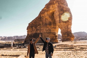 AlUla: Guided Tour of Elephant Rock with Transportation