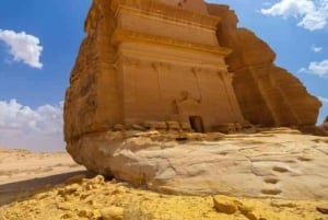 Alula: Hegra Guided Tour