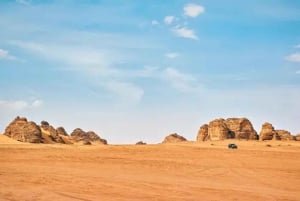 Alula: Hegra Guided Tour