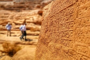 Alula: Hegra Guided Tour