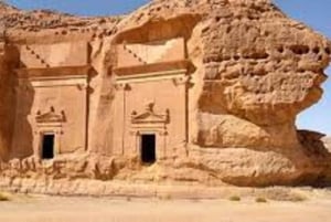 Alula: Hegra Guided Tour