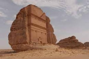 Alula: Hegra Guided Tour