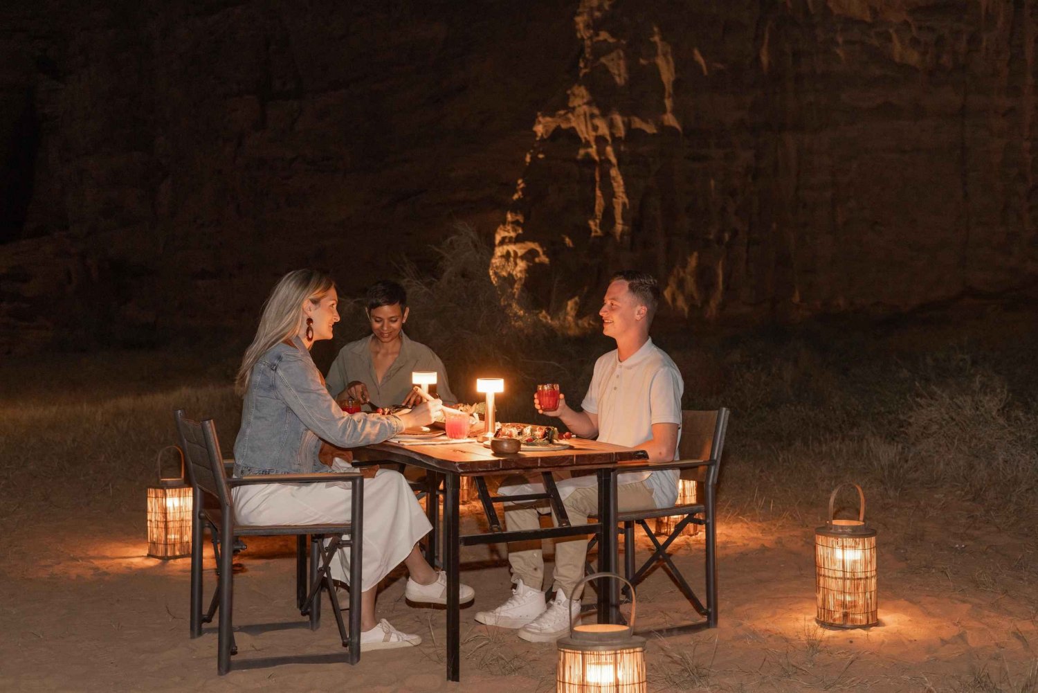 AlUla: Sharaan Platinum Dinner Safari