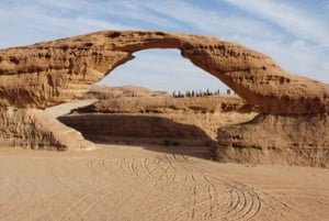 Alula: Sharaan Reserve Sunset Hike with Local Guide