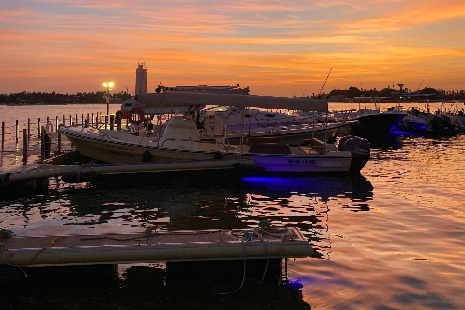 Passeio de barco na cidade de Jeddah