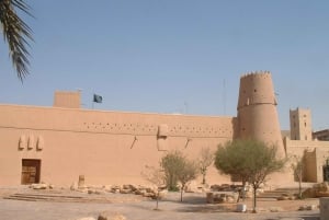 Riyadh: Full Day City Tour Guided with Transport