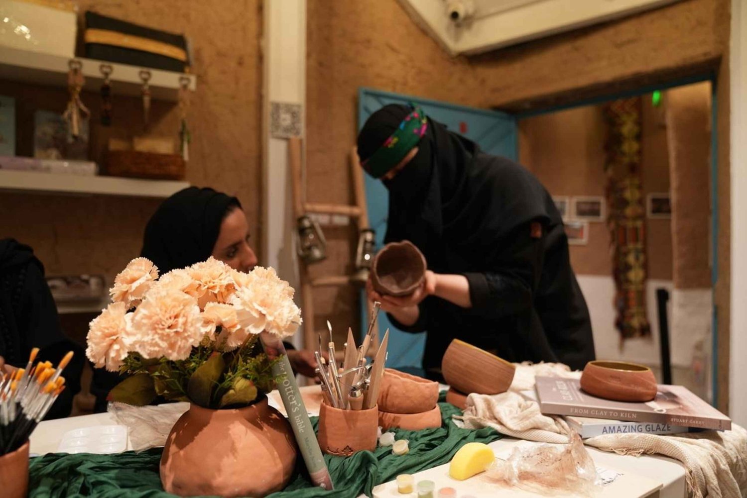 Diriyah: Workshop de cerâmica com um artista local