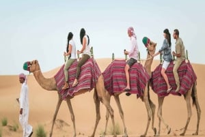 Dubai: Safari nel deserto, giro in cammello, sandboard e cena a buffet