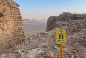 Maailman reunalla 2: Vaellus ja kameli-/hevostila