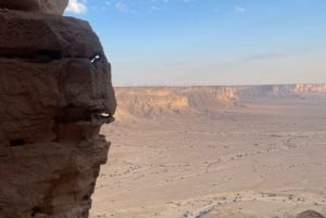 Maailman reunalla 2: Vaellus ja kameli-/hevostila