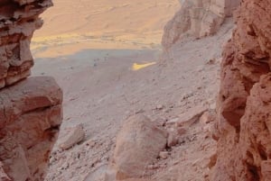 Maailman reunalla 2: Vaellus ja kameli-/hevostila