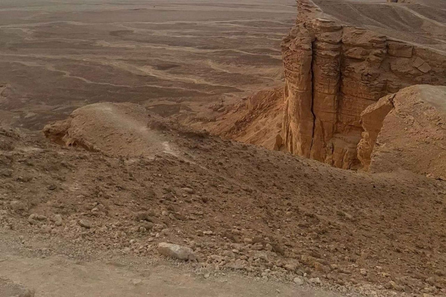 Kraniec świata: wędrówka i zachód słońca