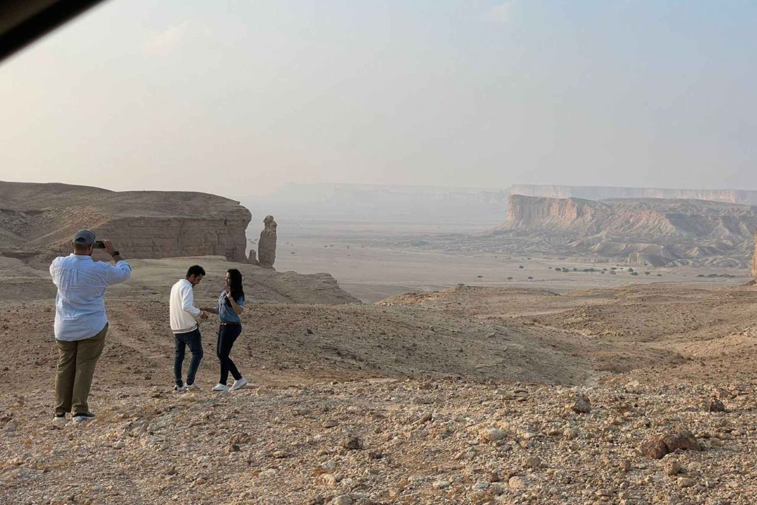 Kraniec świata: wędrówka i zachód słońca