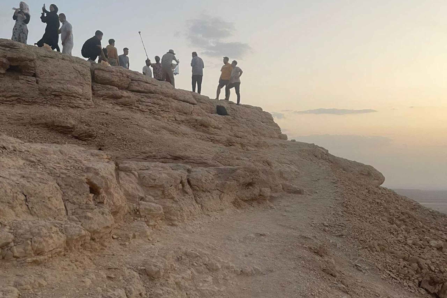 Kraniec świata: wędrówka i zachód słońca