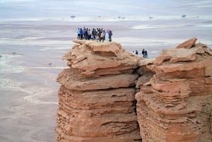 Rand van de Wereld Riyadh Wandelen,Kameelrit,Grotbezoek&Diner