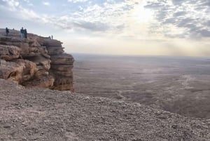 Rand van de Wereld Riyadh Wandelen,Kameelrit,Grotbezoek&Diner