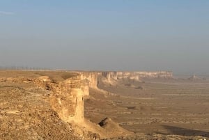 From Riyadh: Edge of the World and Darb Al-Manjoor Adventure