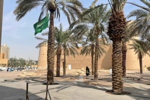 Riyadh: Explore old town to see local shops & Saudi Coffee