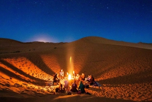 From Riyadh: Desert Trail Hike with Dinner and Stargazing