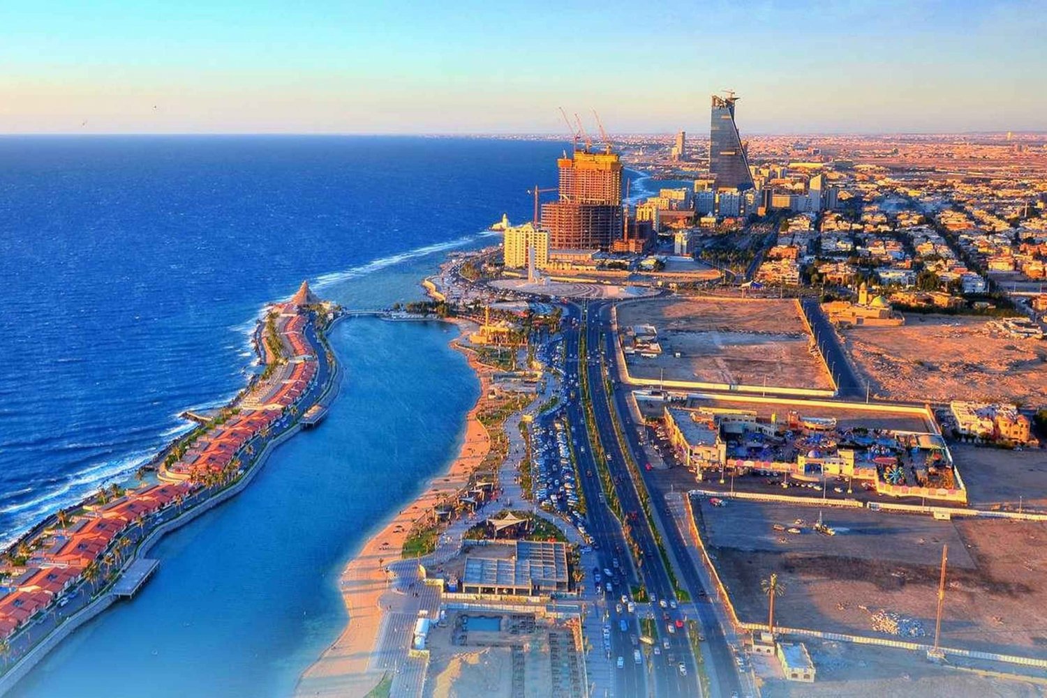 Jeddah: Flyplasstopp med byrundtur med Al-Balad og Corniche