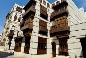 Jeddah: Airport Layover City Tour with Al-Balad and Corniche