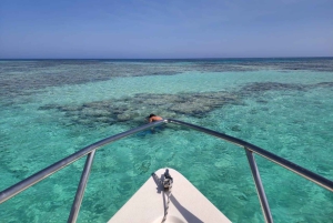 Jeddah: Passeio de barco de lazer em Bayada com snorkeling