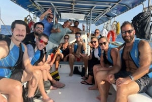 Jeddah: Passeio de barco de lazer em Bayada com snorkeling