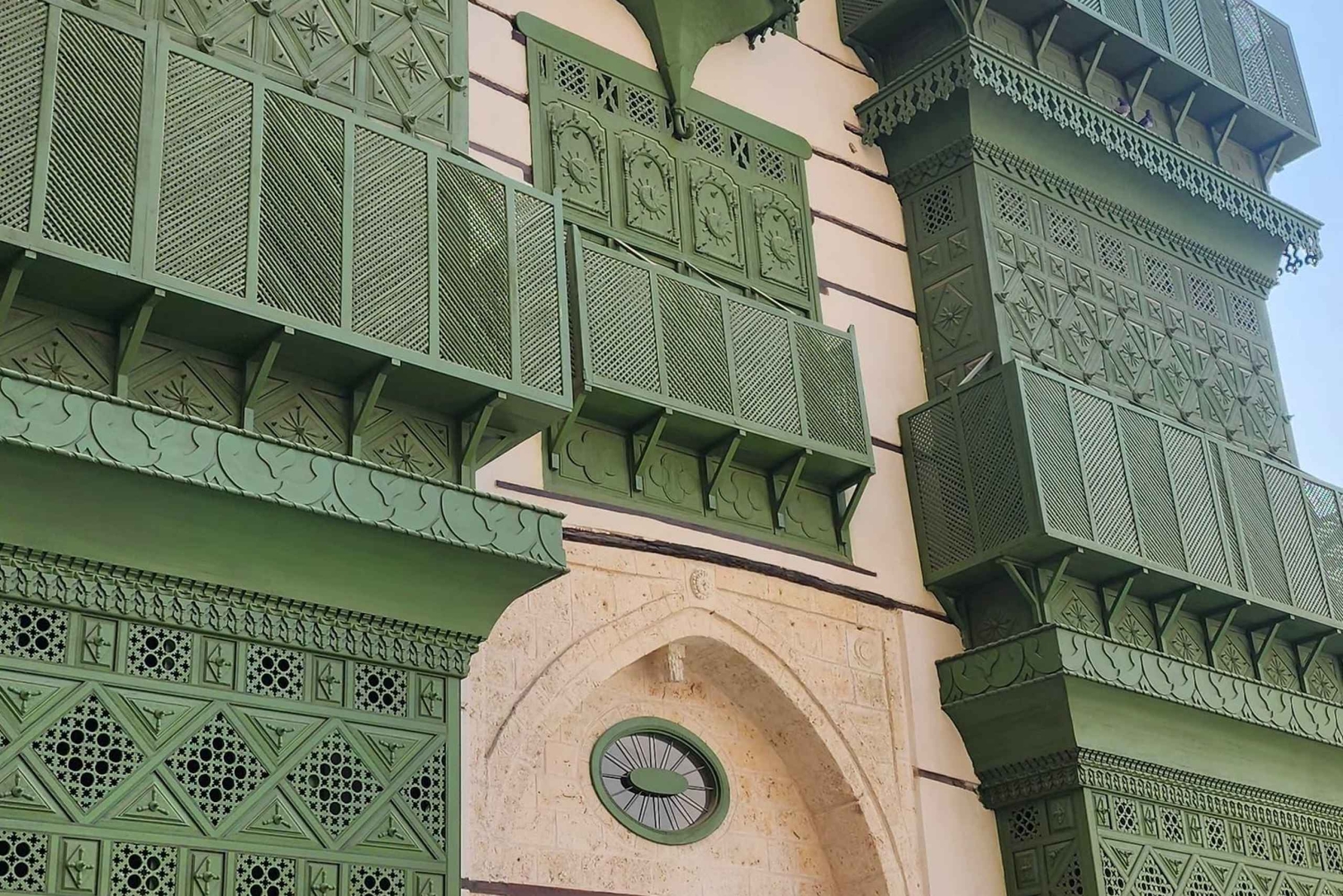 Jeddah: City tour include old Jeddah OR Safari