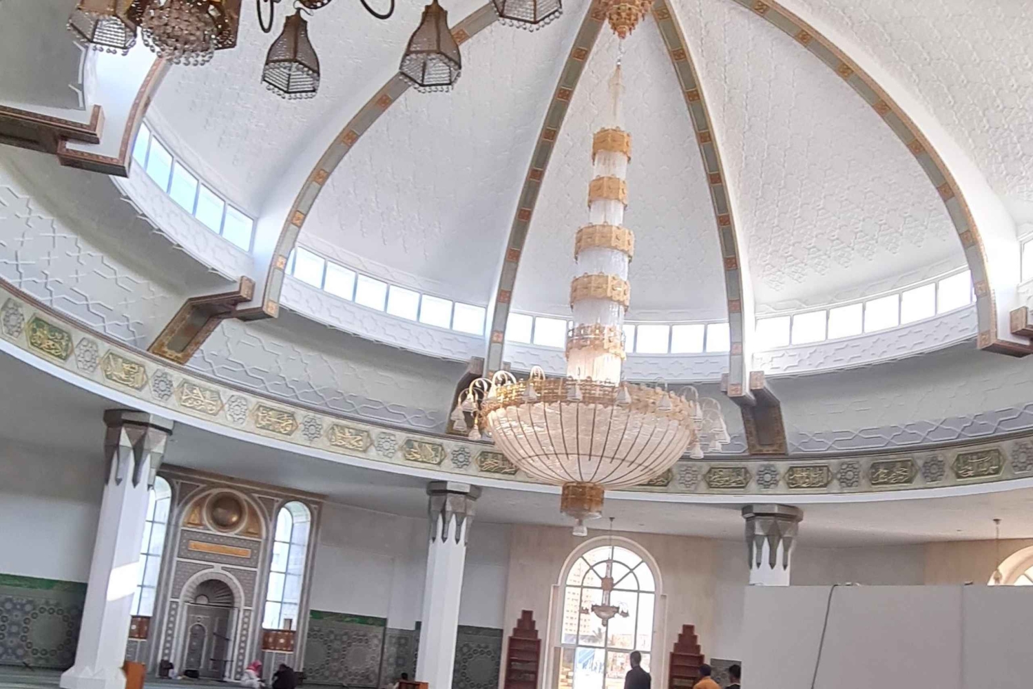 Jeddah: City tour include old Jeddah OR Safari