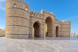 Jeddah: City tour include old Jeddah OR Safari
