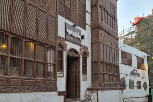 Jeddah: City tour include old Jeddah OR Safari