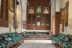 Jeddah: City tour include old Jeddah OR Safari