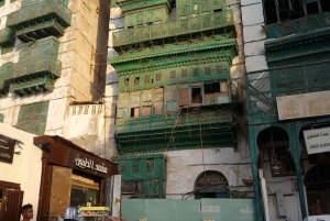 Jeddah: City tour include old Jeddah OR Safari