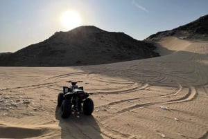 Safari nel deserto di Jeddah: quad, fattoria di cammelli e tramonto