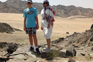 Safari nel deserto di Jeddah: quad, fattoria di cammelli e tramonto