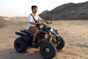 Safari nel deserto di Jeddah: quad, fattoria di cammelli e tramonto