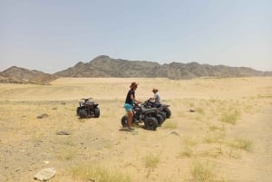 Safari nel deserto di Jeddah: quad, fattoria di cammelli e tramonto