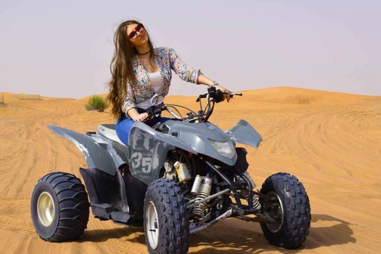 Dschidda: Geführte Wüsten-Quadbike-Safari mit Beduinen-Leckereien