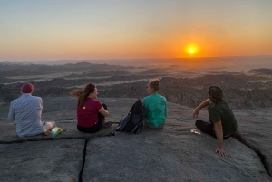 Jeddah: Moon Mountain Guided Hiking Tour with Snacks