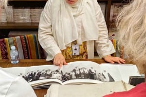 Jeddah: PRIVATE Tour Al Balad with A local Certified Guide