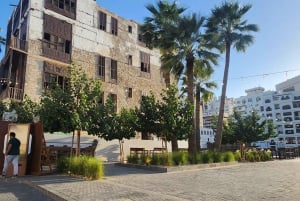 Jeddah: PRIVATE Tour Al Balad with A local Certified Guide
