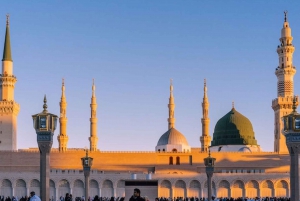 Jeddah: Mecca and Medina 7-Day Umrah Tour Package with Hotel