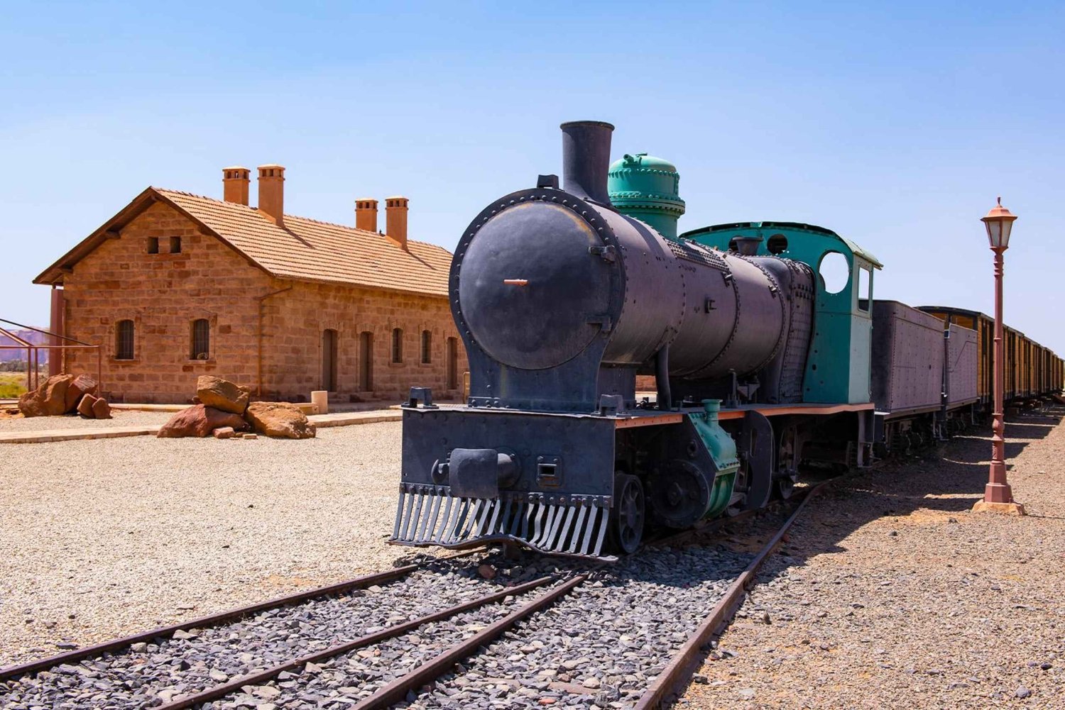 Medina: koko päivän Badr-kierros lounaalla ja hotellinoudolla