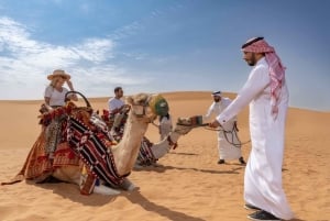Esperienza nel campo del deserto del Parco nazionale a Riyadh