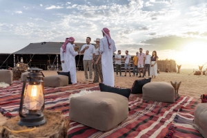 Esperienza nel campo del deserto del Parco nazionale a Riyadh