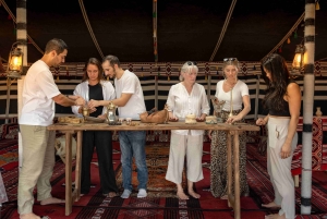 Esperienza nel campo del deserto del Parco nazionale a Riyadh