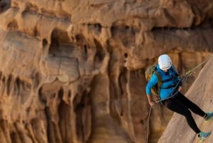 Privates Abseilen in der Alula-Wüste.