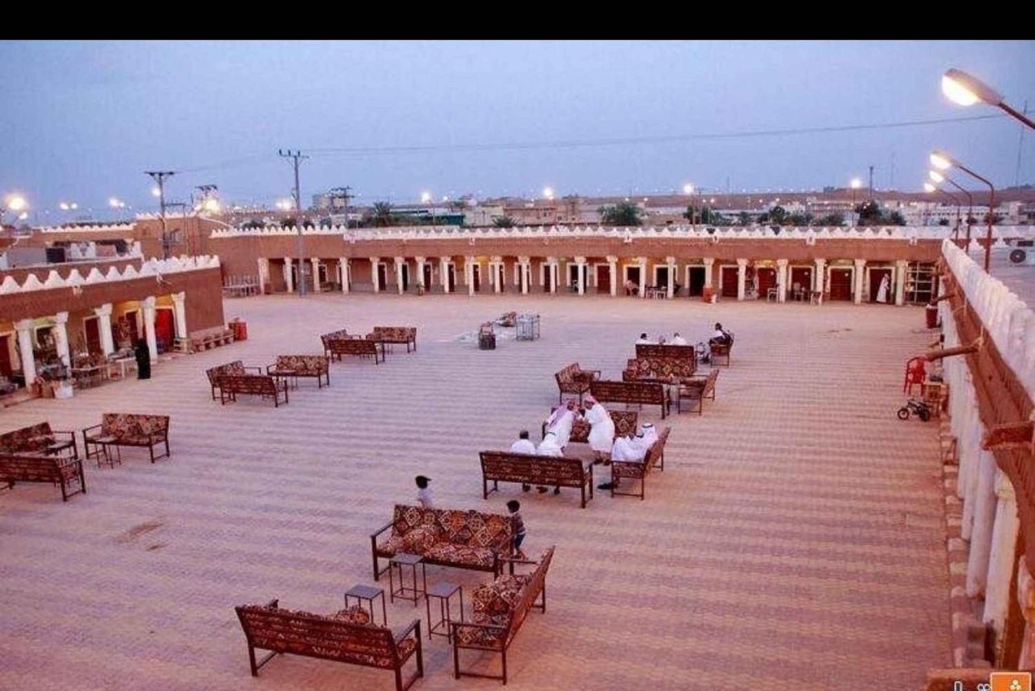 Riyadh: Buraydan Lake, Heritage Village & Salt Flats Tour