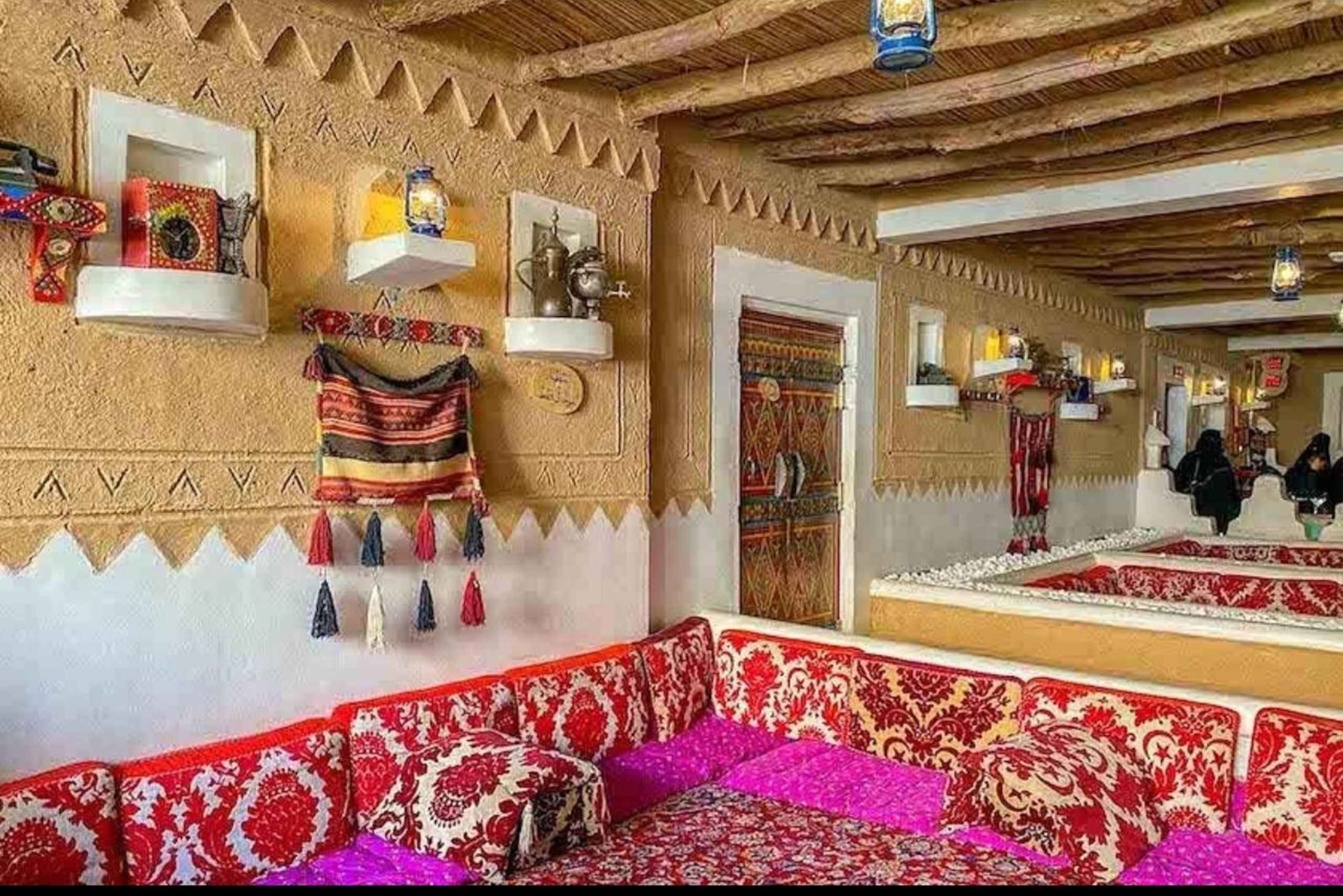 Riyadh: Buraydan Lake, Heritage Village & Salt Flats Tour